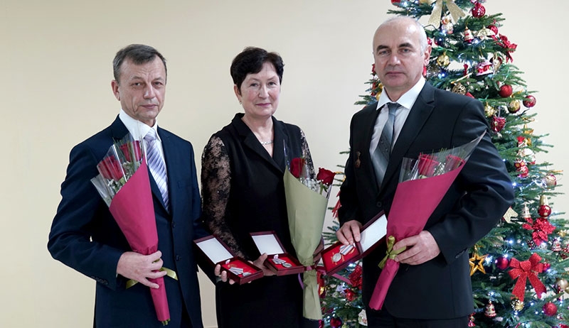 Государственных наград удостоены два работника Мозырского НПЗ и один совхоз-комбината 
