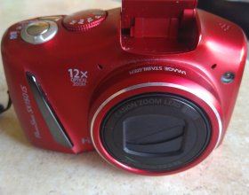 Компактная фотокамера Canon
